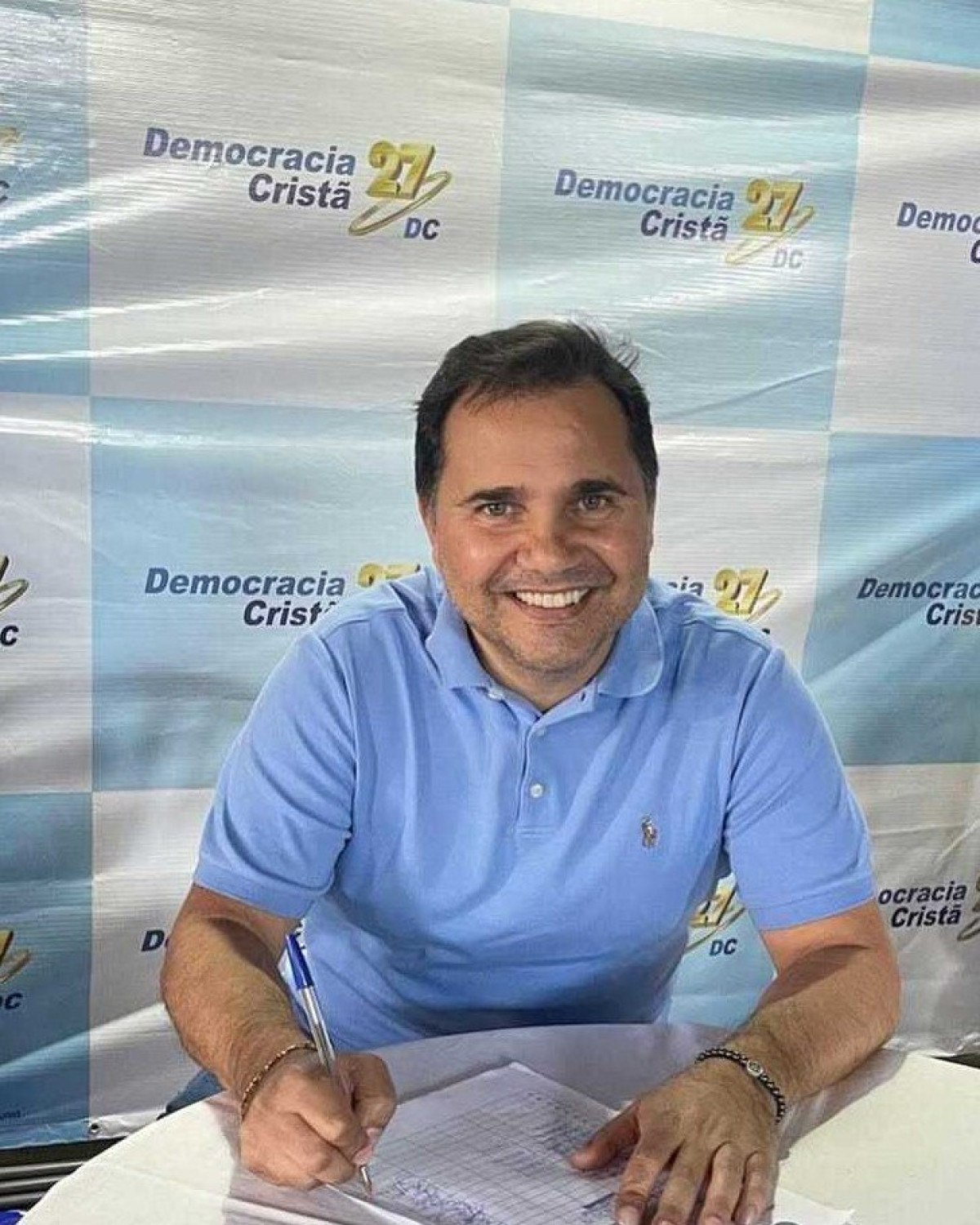 Governador manda afastar PMs envolvidos na morte de secret&aacute;rio de Queimados