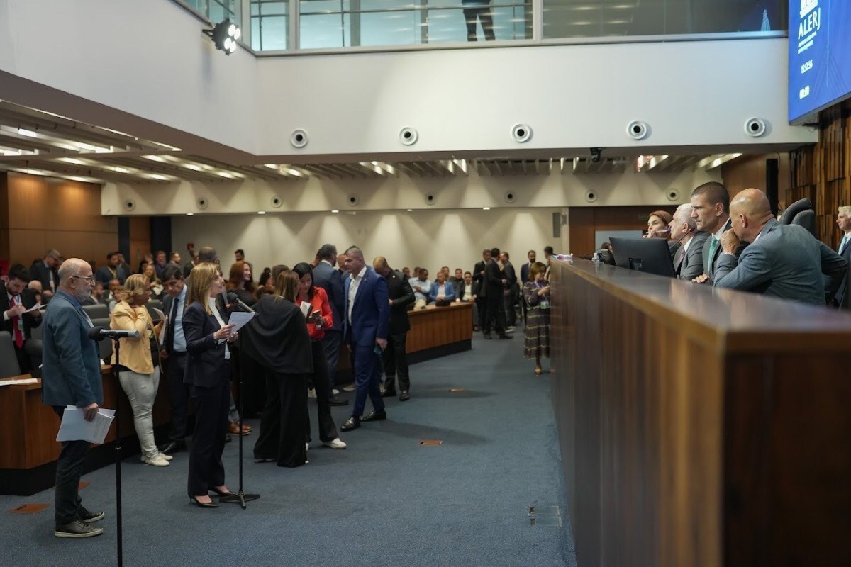 Alerj aprova projetos para ajudar contas estaduais