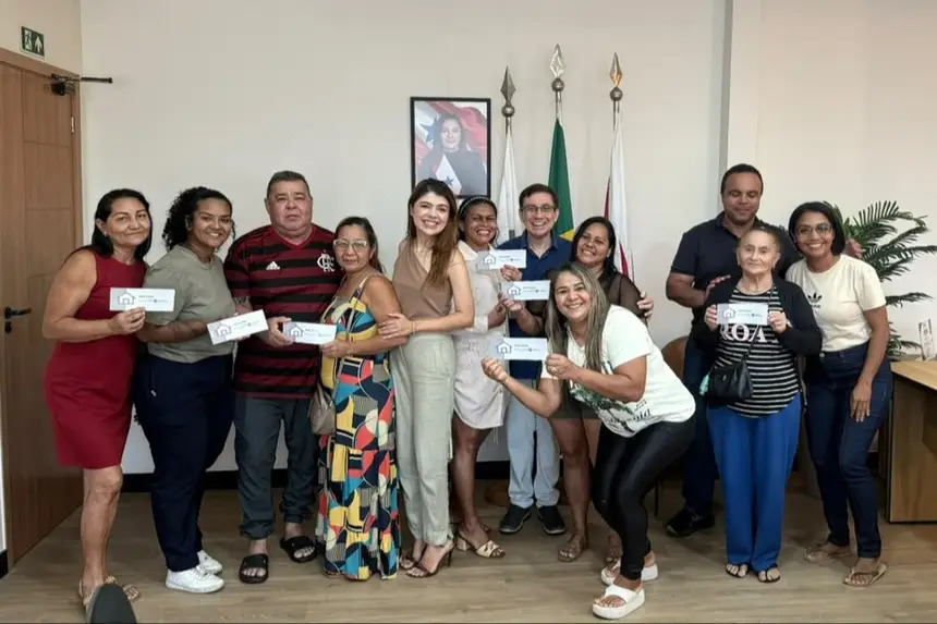 v&iacute;timas de inc&ecirc;ndio recebem benef&iacute;cio