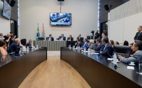 Deputados analisam contas de 2025 de Tarc&iacute;sio e debatem seguran&ccedil;a, transportes e infraestrutura
