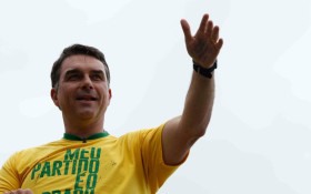 Fl&aacute;vio confirma presen&ccedil;a em debate da Globo e diz que Lula "joga sujo e mente demais"