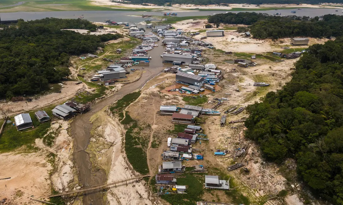 Estiagem j&aacute; atinge mais de 101 mil fam&iacute;lias no Amazonas