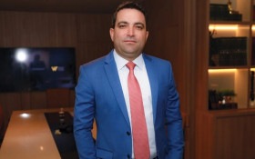 Aliado de Fl&aacute;vio Bolsonaro admitiu ser s&oacute;cio de empresa da Loterj ap&oacute;s negar liga&ccedil;&atilde;o, revela e-mail