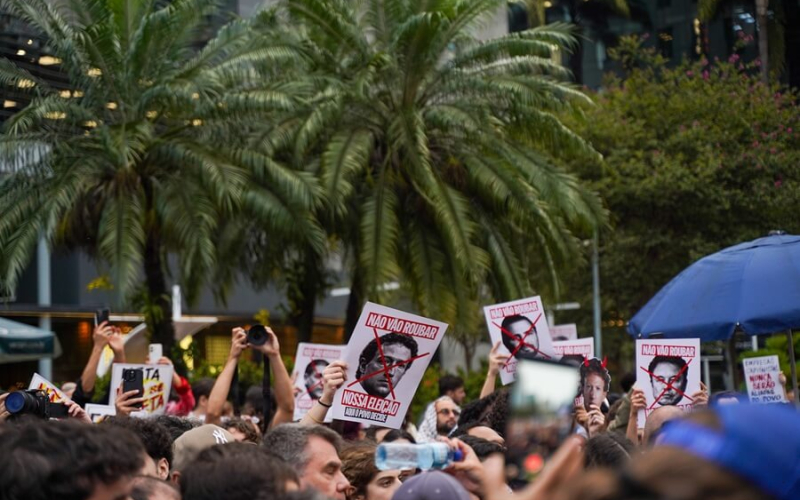 Meta bloqueia WhatsApp de sind. dos banc&aacute;rios