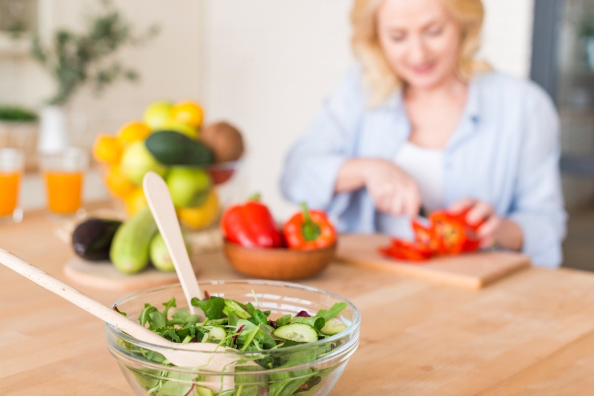 Nutri&ccedil;&atilde;o &eacute; aliada para modula&ccedil;&atilde;o hormonal durante a menopausa