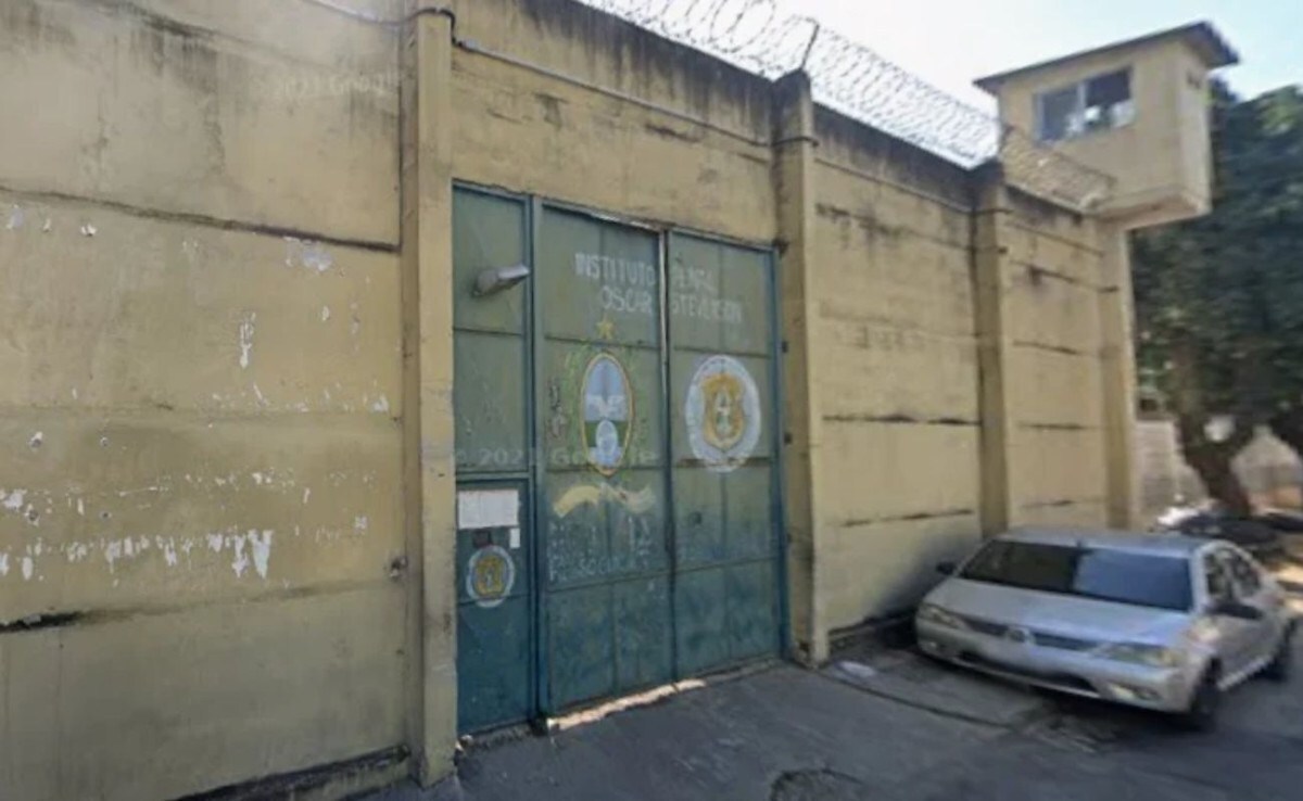 Diretora de pres&iacute;dio &eacute; afastada ap&oacute;s ser flagrada desviando alimentos da cadeia