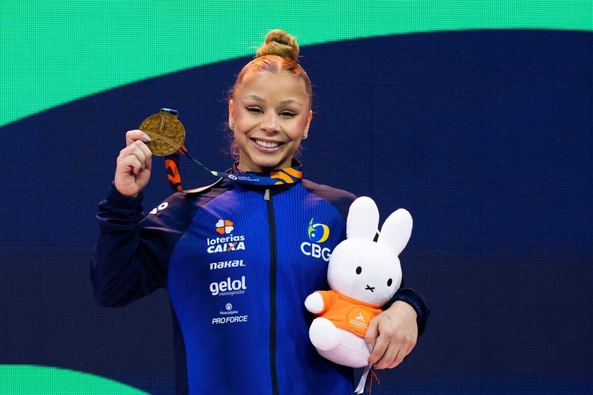 Brasil brilha no Mundial de Gin&aacute;stica com Rebeca Andrade e Fl&aacute;via Saraiva