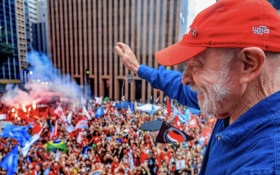 Lula derrota Fl&aacute;vio Bolsonaro e &eacute; reeleito para o quarto mandato