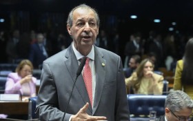 Omar Aziz &eacute; eleito governador do Amazonas com 59,9% dos votos