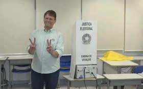 Tarc&iacute;sio critica governo Lula e promete ajudar Fl&aacute;vio Bolsonaro a governar: "A mudan&ccedil;a vai chegar"