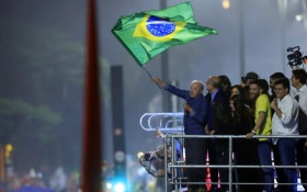 Lula vira o resultado do primeiro turno e &eacute; reeleito presidente