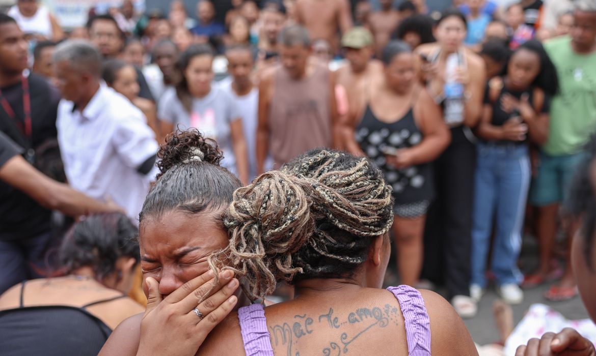 Um ano ap&oacute;s Opera&ccedil;&atilde;o Conten&ccedil;&atilde;o, Frente Penha promove ato de mem&oacute;ria na comunidade