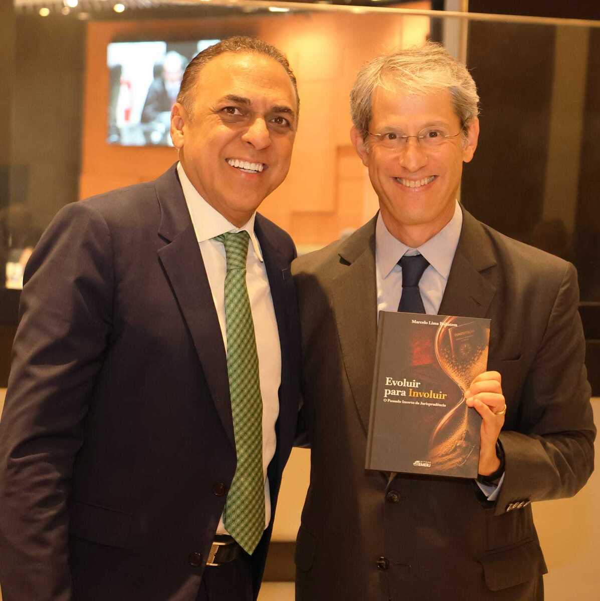 O professor José Roberto de Castro Neves e o desembargador Marcelo Buhatem