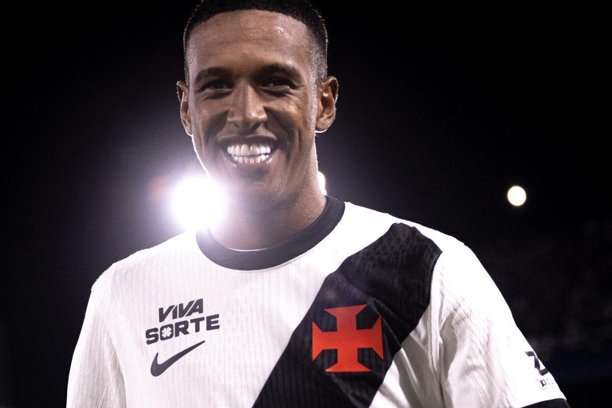 Robert Renan est&aacute; visado pelo futebol europeu