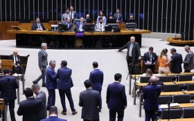 C&acirc;mara aprova aumento do adicional de fronteira em 2027