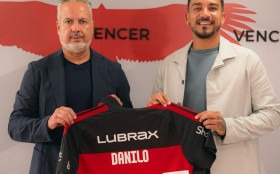 Danilo renova com o Flamengo at&eacute; 2027