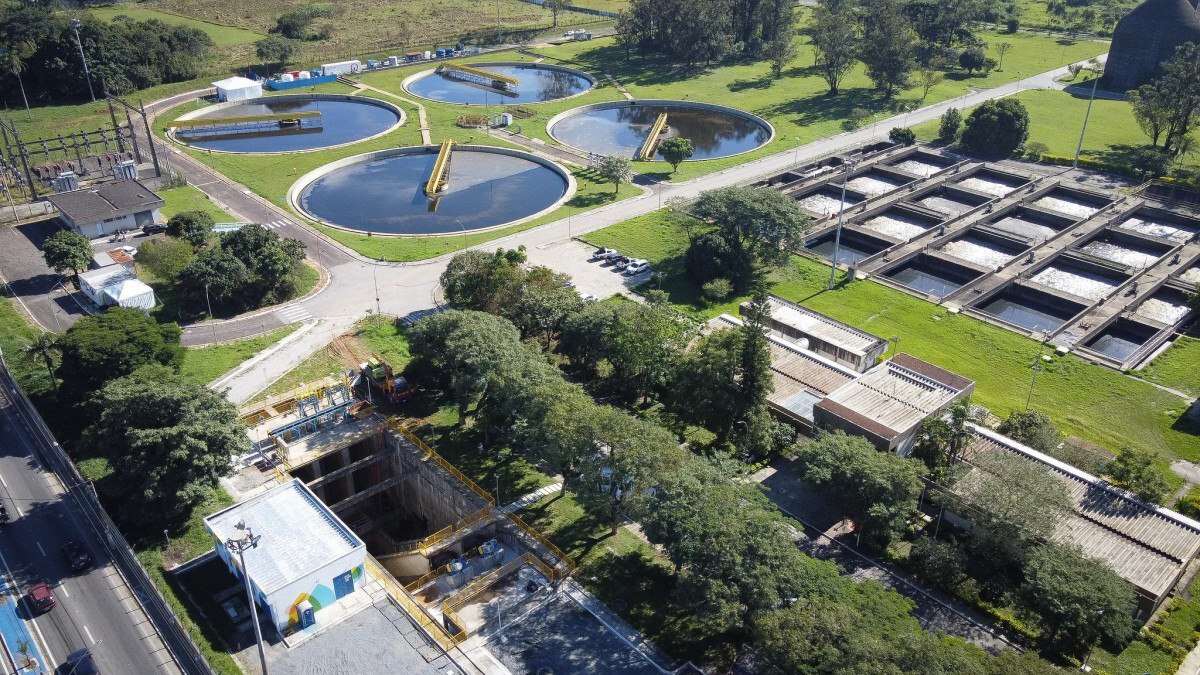 Aruj&aacute; recebe obras e melhorias da Sabesp