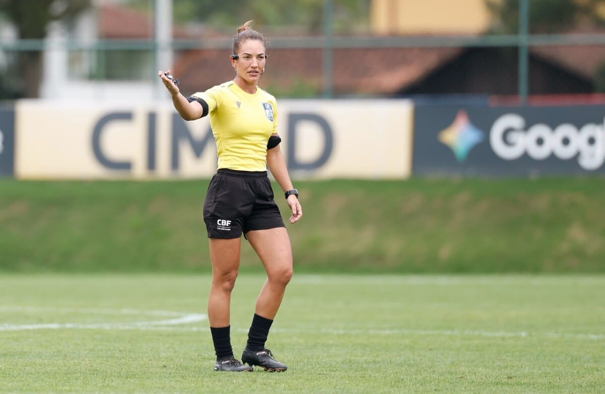 CBF inicia testes da c&acirc;mera corporal para &aacute;rbitros do Brasil