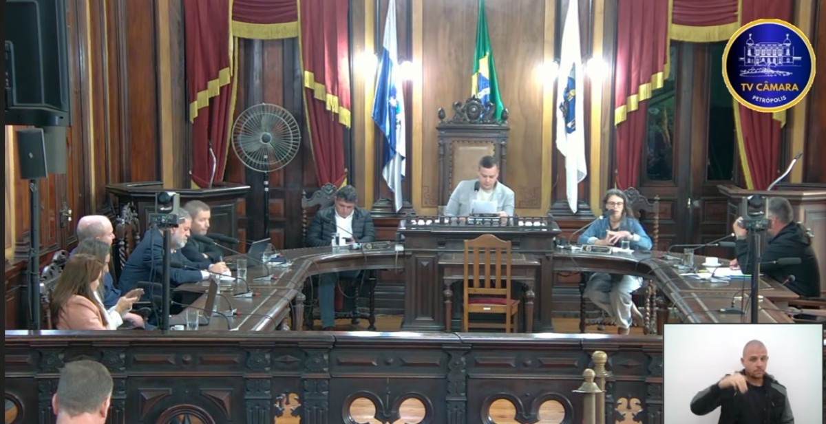 Microfone cortado em audi&ecirc;ncia gera embate entre vereadores