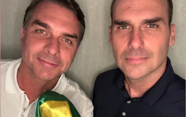 Eduardo e Fl&aacute;vio se re&uacute;nem nos EUA e prometem manter luta pol&iacute;tica contra o governo