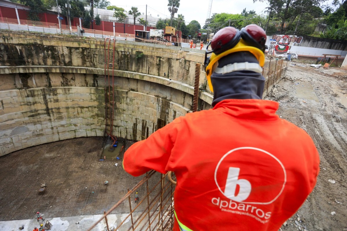 Obra do piscin&atilde;o no Morumbi alcan&ccedil;a 85,6% de conclus&atilde;o