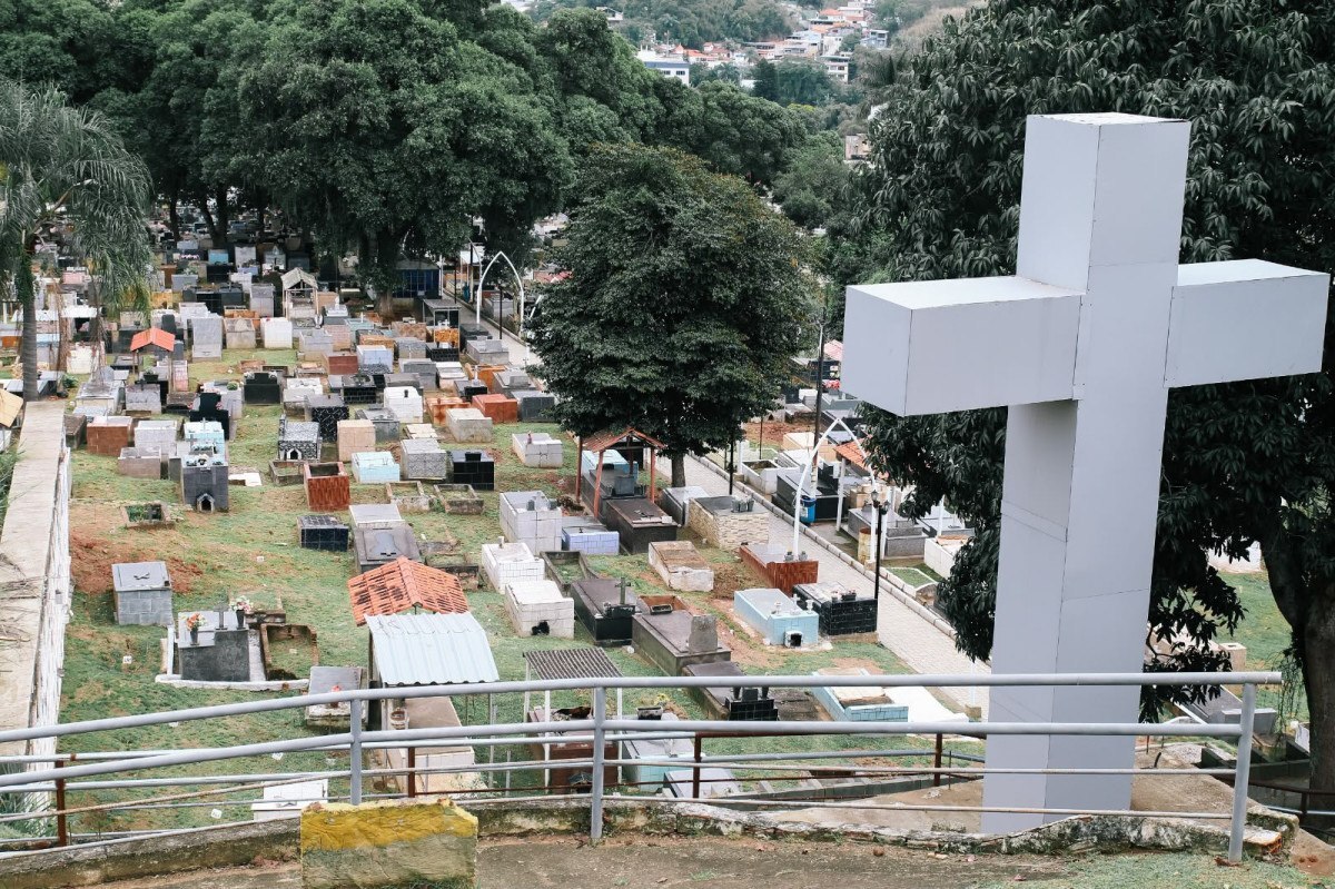 Barra do Pira&iacute; retoma tradi&ccedil;&atilde;o de missas no cemit&eacute;rio